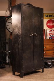 meuble de metier en metal